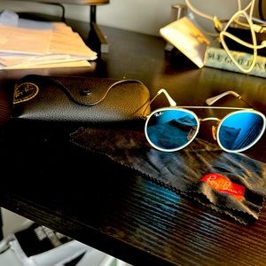 Ray Ban 5122 - Round Double Bridge in Polished Gold / Blue Lenses
